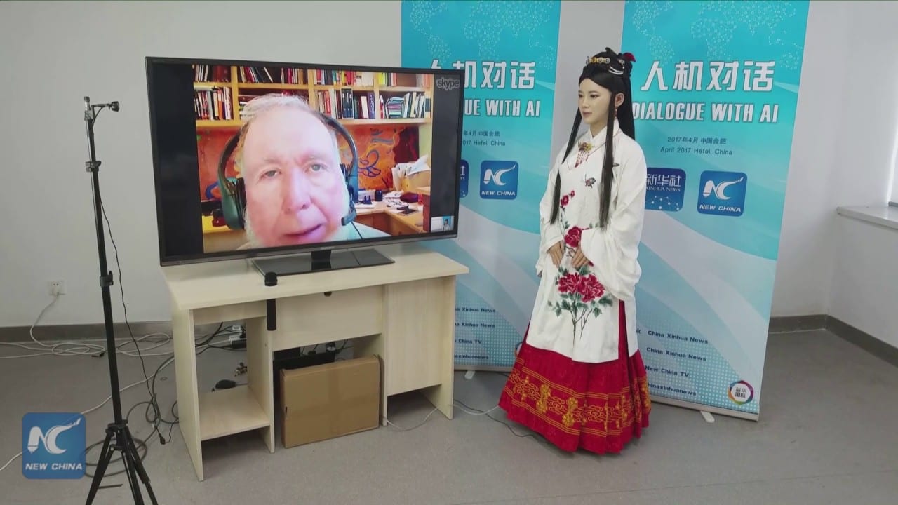 В Китае приступил к работе первый робот-журналист (ВИДЕО)