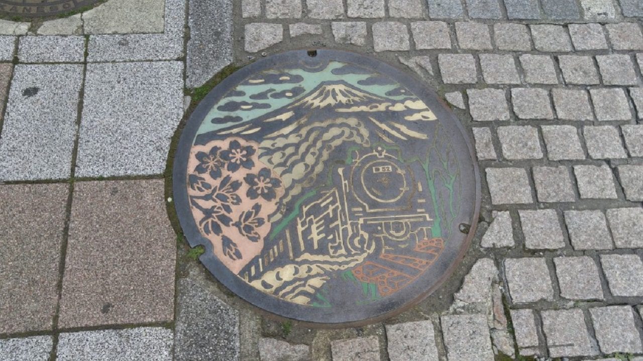 Как выглядят канализационные люки в Японии