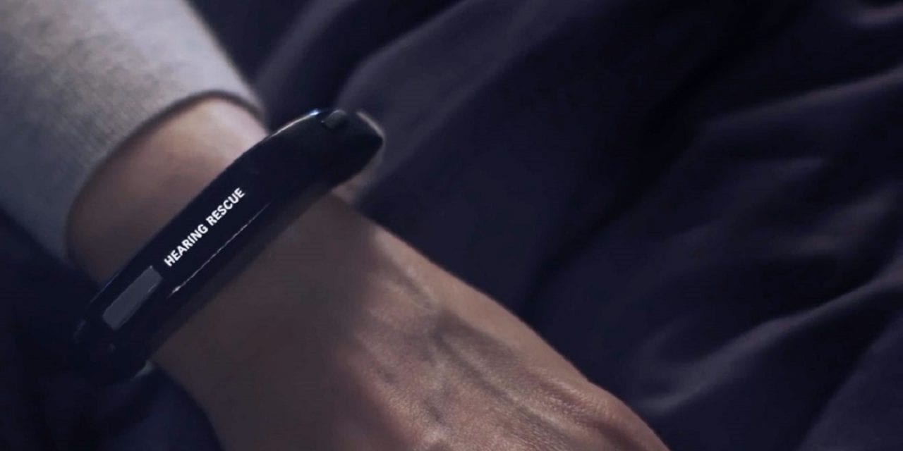 В Таиланде разработан тревожный браслет для глухих (ВИДЕО)