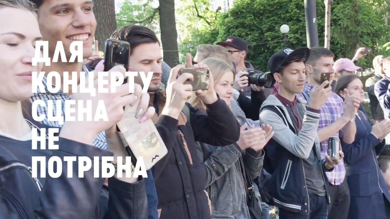 Для концерта сцена не нужна. Pianoboy и другие устроили джем в центре Киева (ВИДЕО)