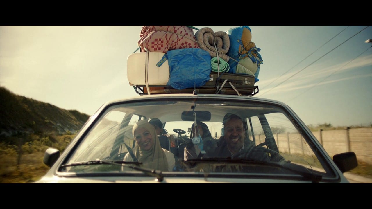 Голубая сумка становится всемирным аксессуаром (ВИДЕО)