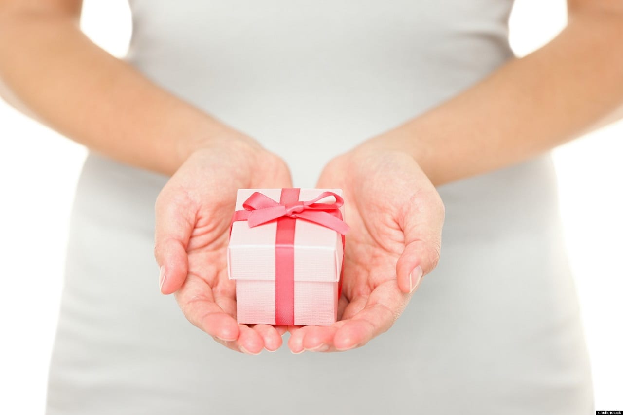 Между щедростью и счастьем существует прямая связь