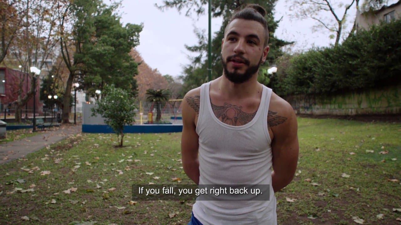 В Аргентине меняют бургеры на новые руки (ВИДЕО)