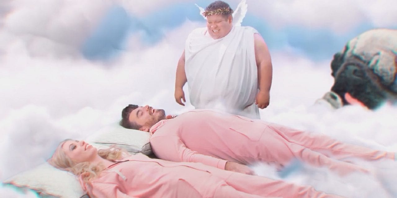 Подушки, которые отправляют на небеса (ВИДЕО)