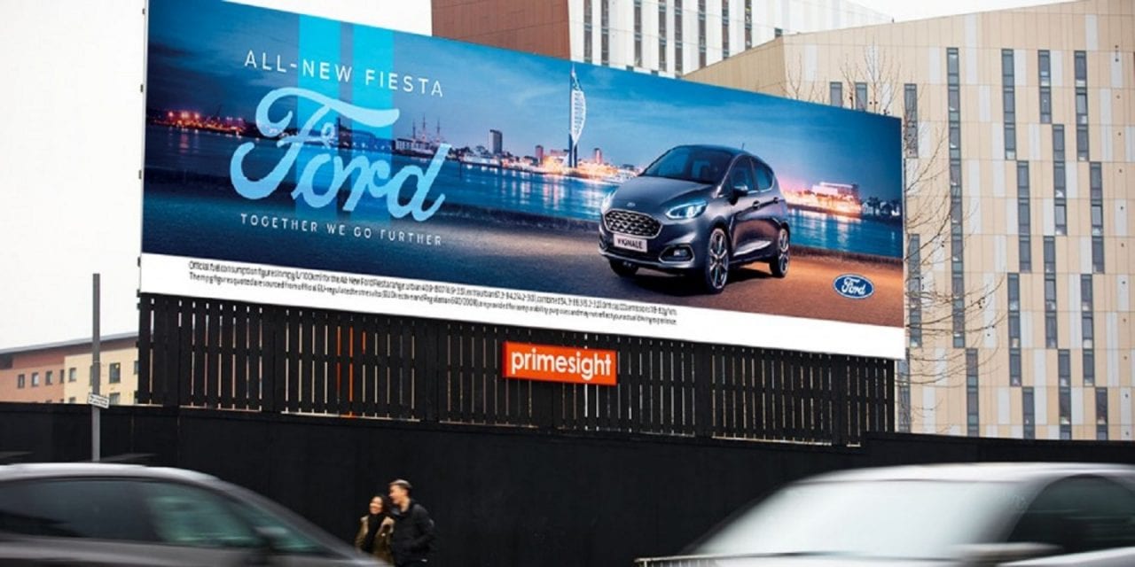 В Великобритании сделали биллборд, который может увидеть вся страна