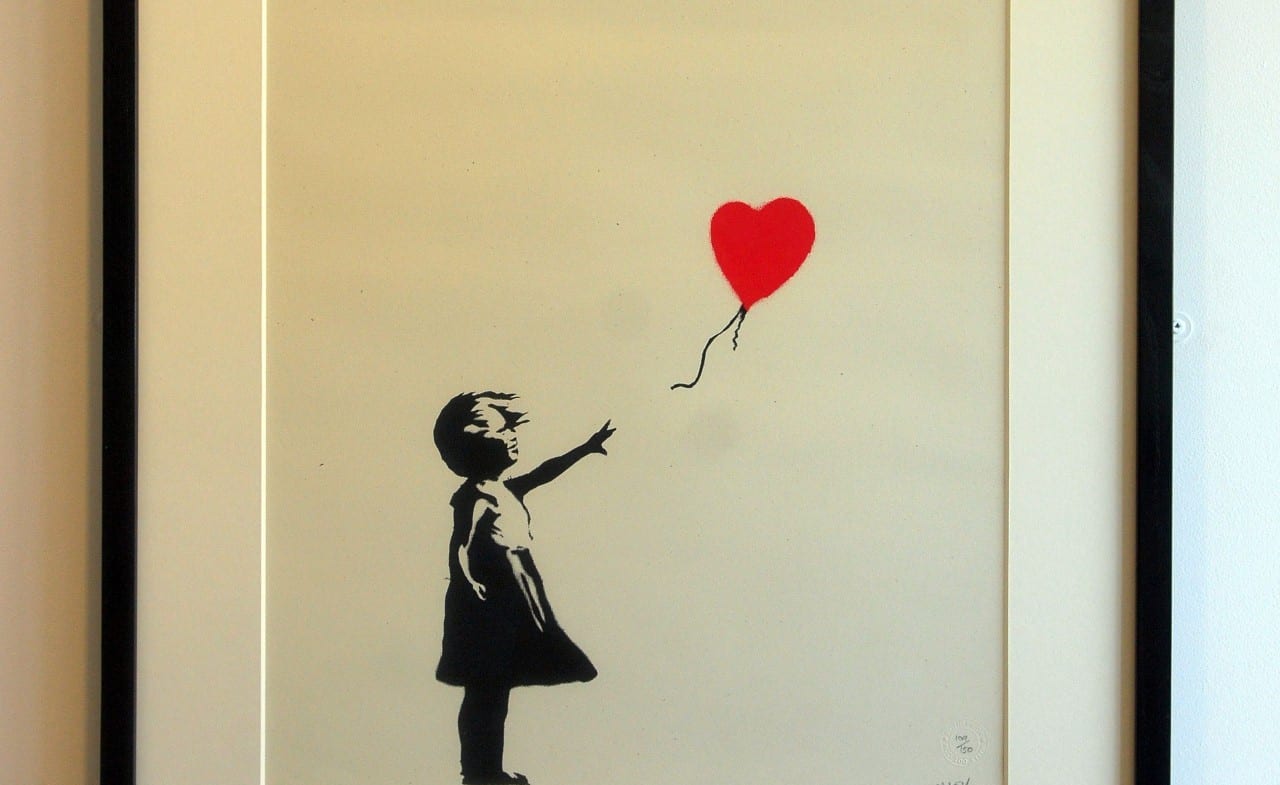 Работа Бэнкси признана лучшей картиной в Британии (ВИДЕО)