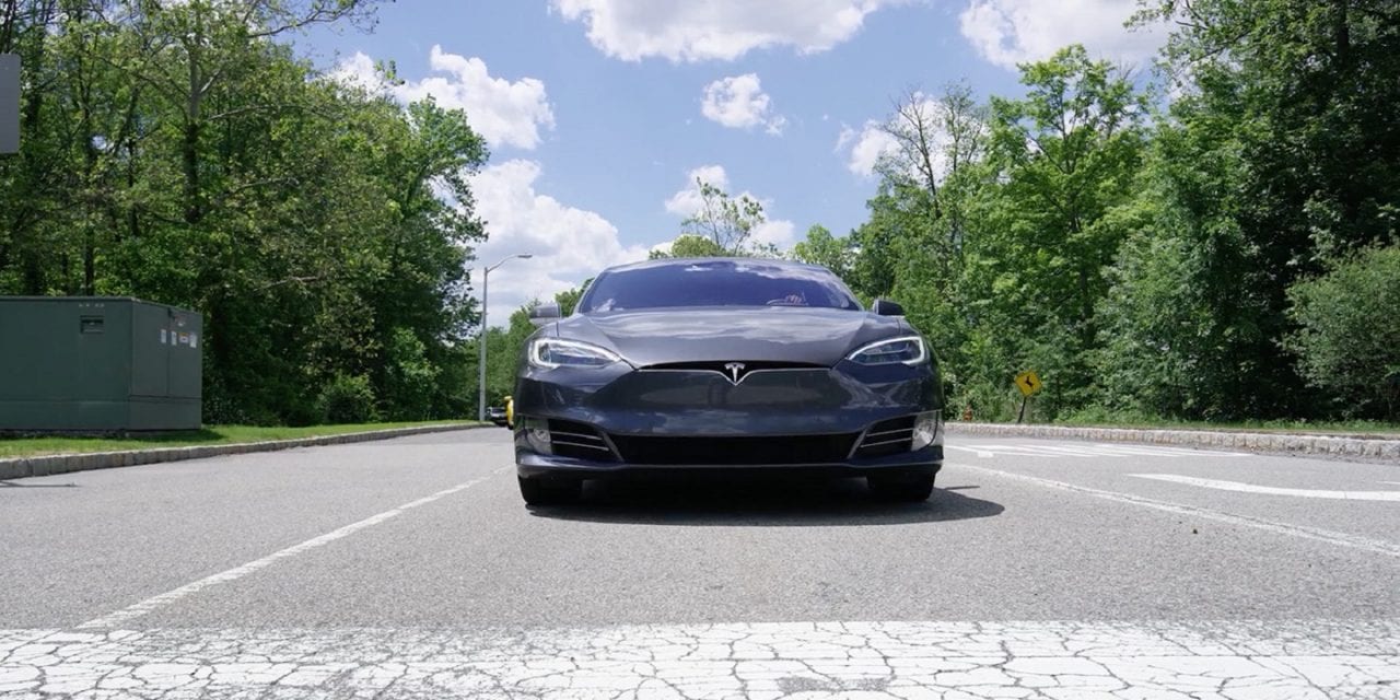 Tesla определила победителя конкурса рекламы среди любителей (ВИДЕО)