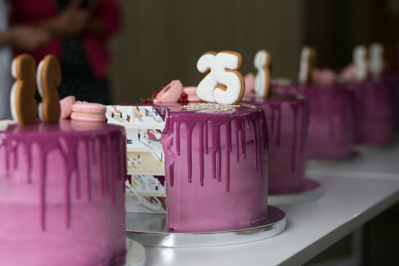 Забота длиной в 25 лет: разработка праздничной айдентики для клиники ISIDA