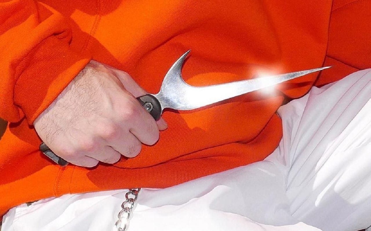 Логотип, которым можно убить