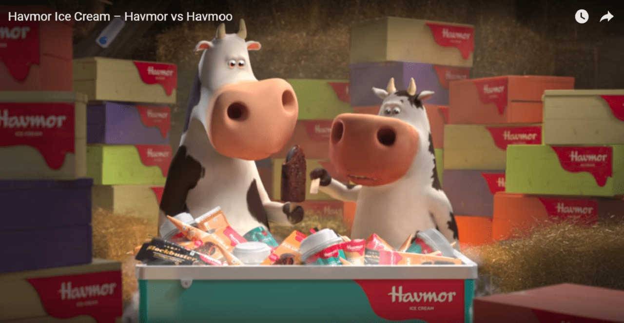 Говорящие коровы учатся произносить название бренда (ВИДЕО)