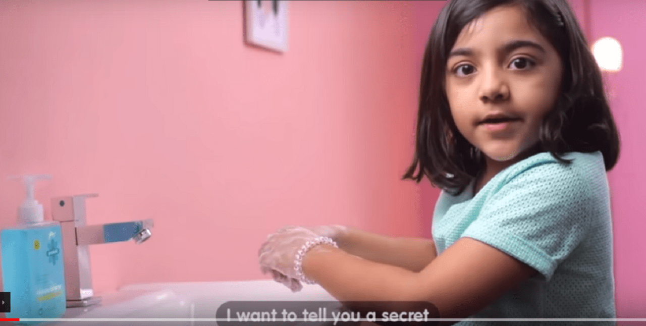 В Индии дети часто не моют руки перед едой (ВИДЕО)