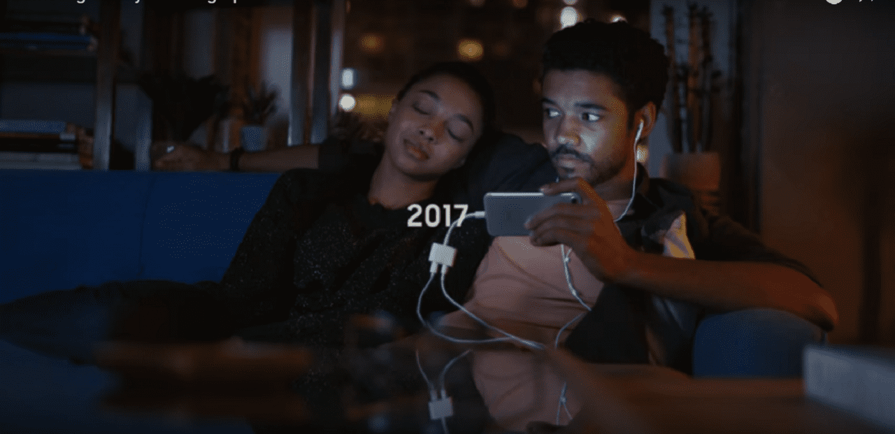 Samsung троллит Iphone. Краткая история яблочных багов. (ВИДЕО)