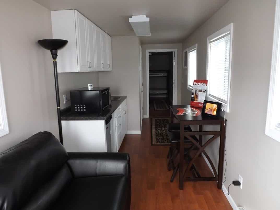 Amazon доставляет дома в посылках