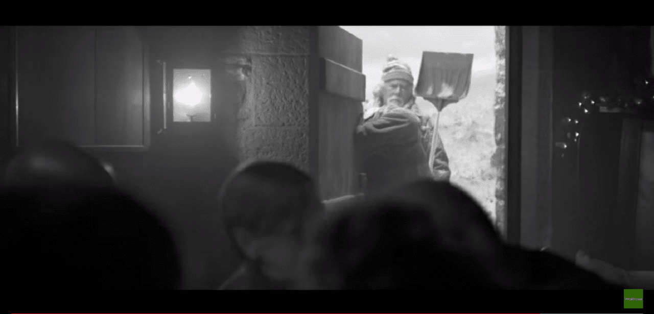 Самое упрямое Рождество в самом снежном пабе (ВИДЕО)