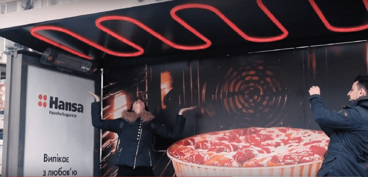 В Киеве построили первую остановку с подогревом и объявили конкурс на сценарий фильма с остановкой (ВИДЕО)