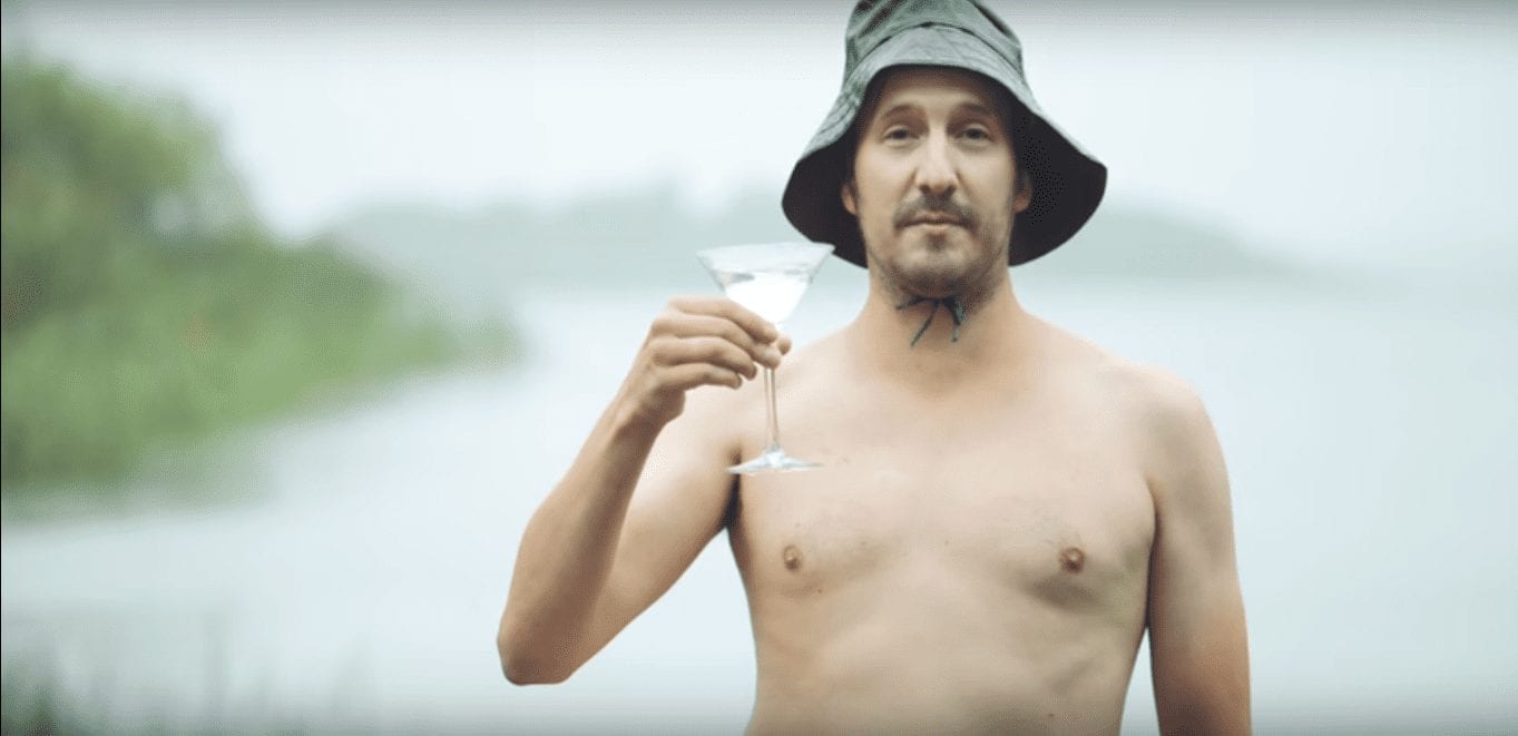 Absolut продемонстрировал полную открытость. До белья и ниже