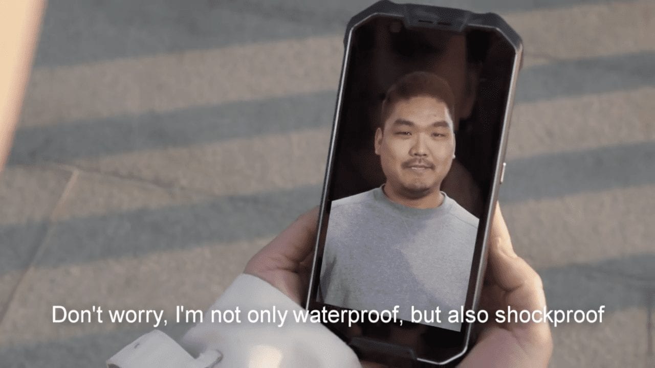 В китайской рекламе смартфона AGM показано, как можно обрести вечную жизнь