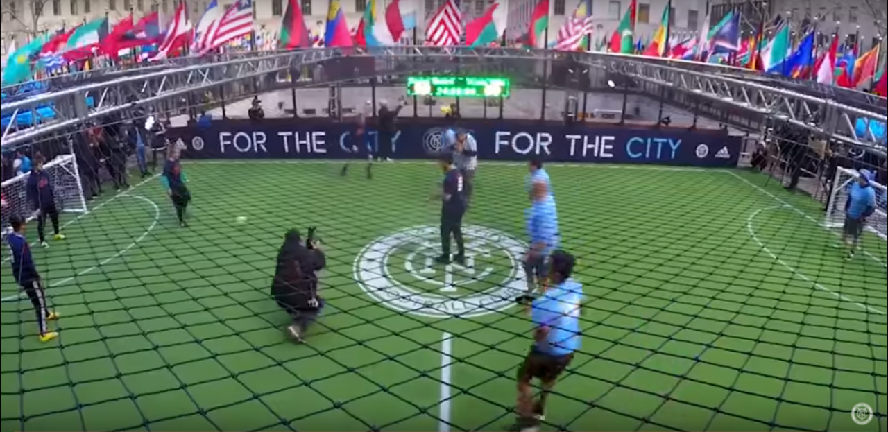 В Нью-Йорке провели футбольный матч протяженностью в сутки
