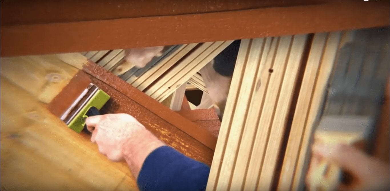 Ronseal гипнотически внушает домохозяевам потребность покрасить что-нибудь до Пасхи