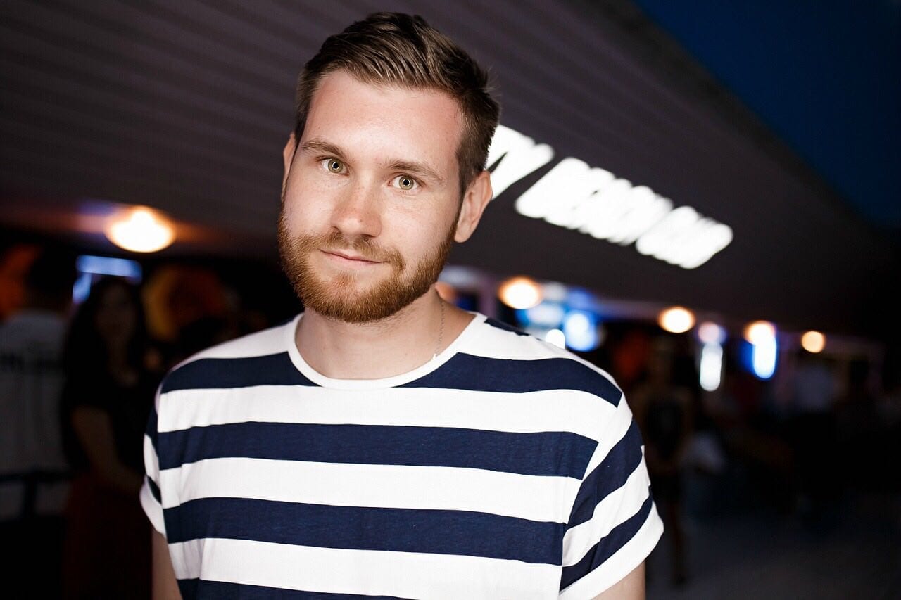 «Стендап – это боль». Андрей Колмачевский о юморе, телевидении и стендапе как исповеди.