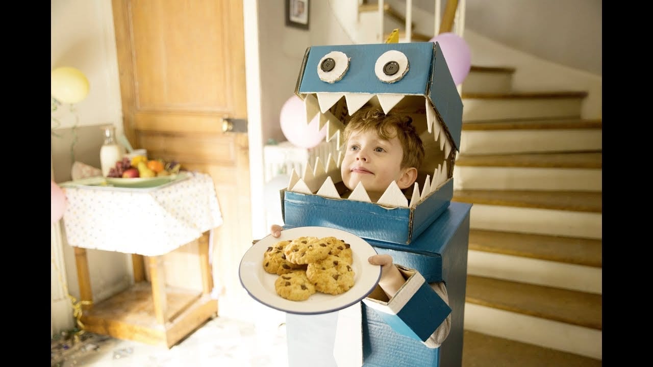 Маленький, но милый лжец в рекламе французского печенья