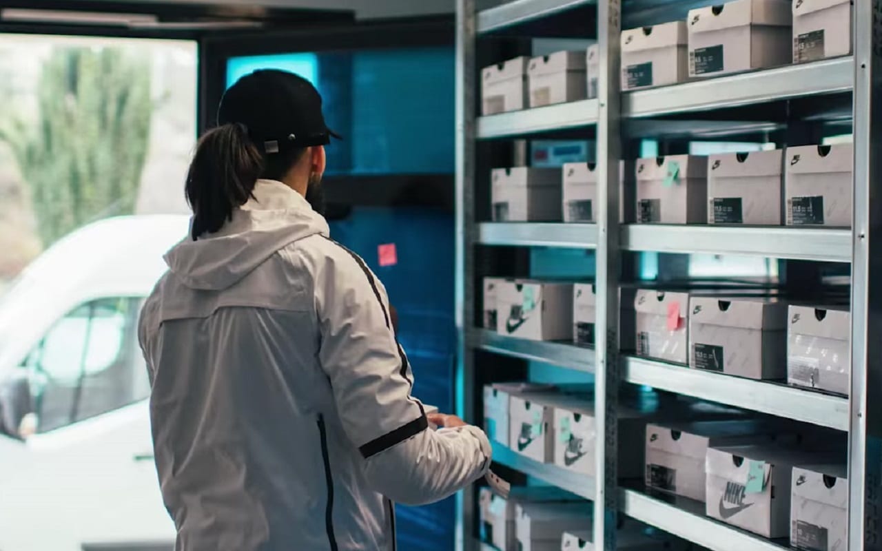 Из подворотни – на подиум. Как кроссовки Nike объединяют людей