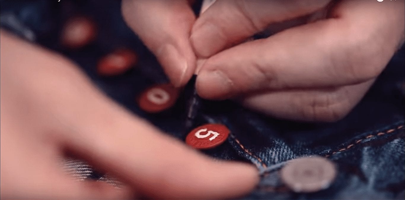 К юбилею культовых джинсов Levis мир празднует “День 501”