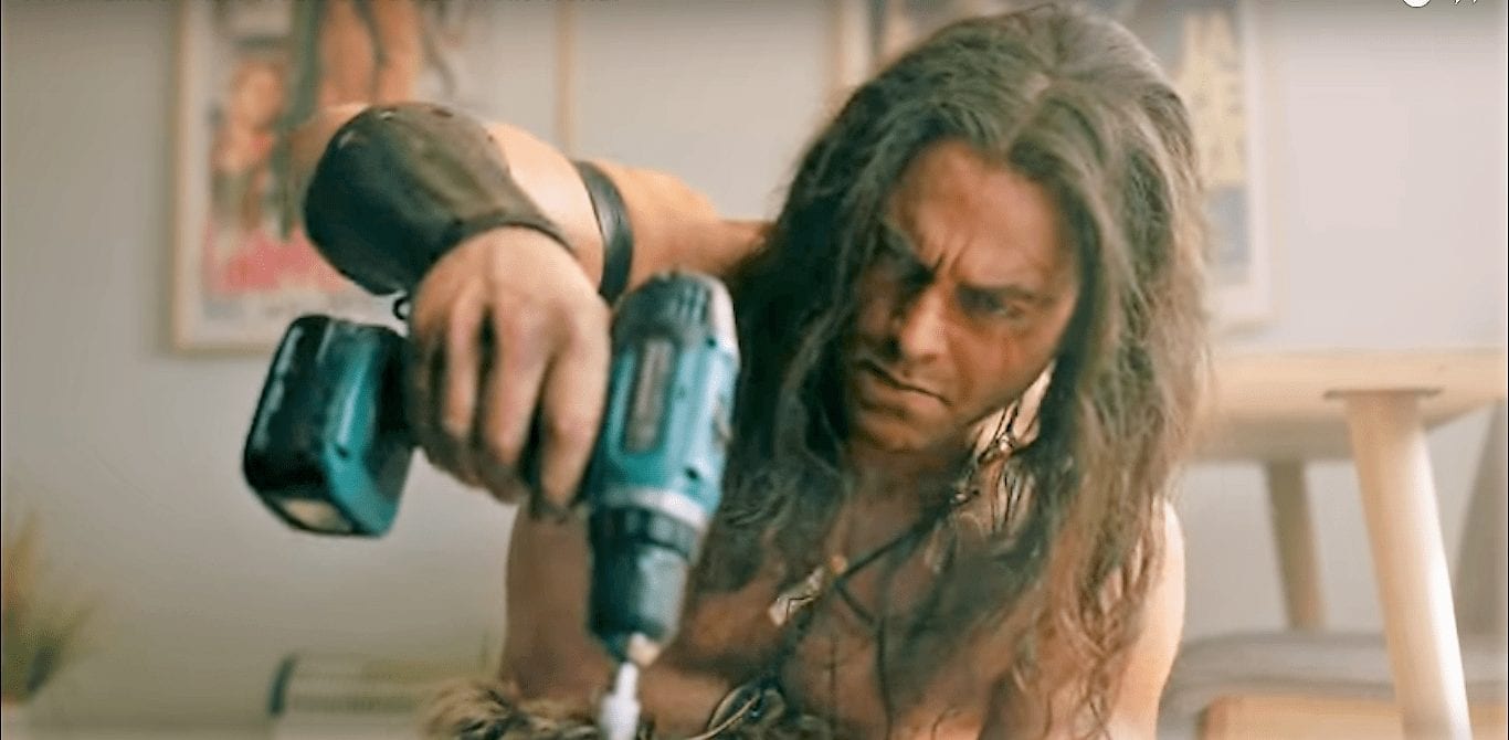 Конан-Варвар открывает для себя сборку мебели