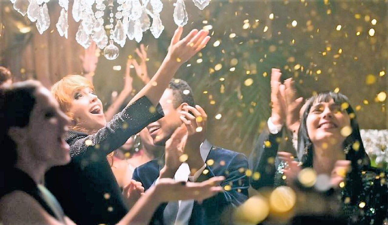 Дом Moet & Chandon напомнил, что в жизни есть моменты для шампанского