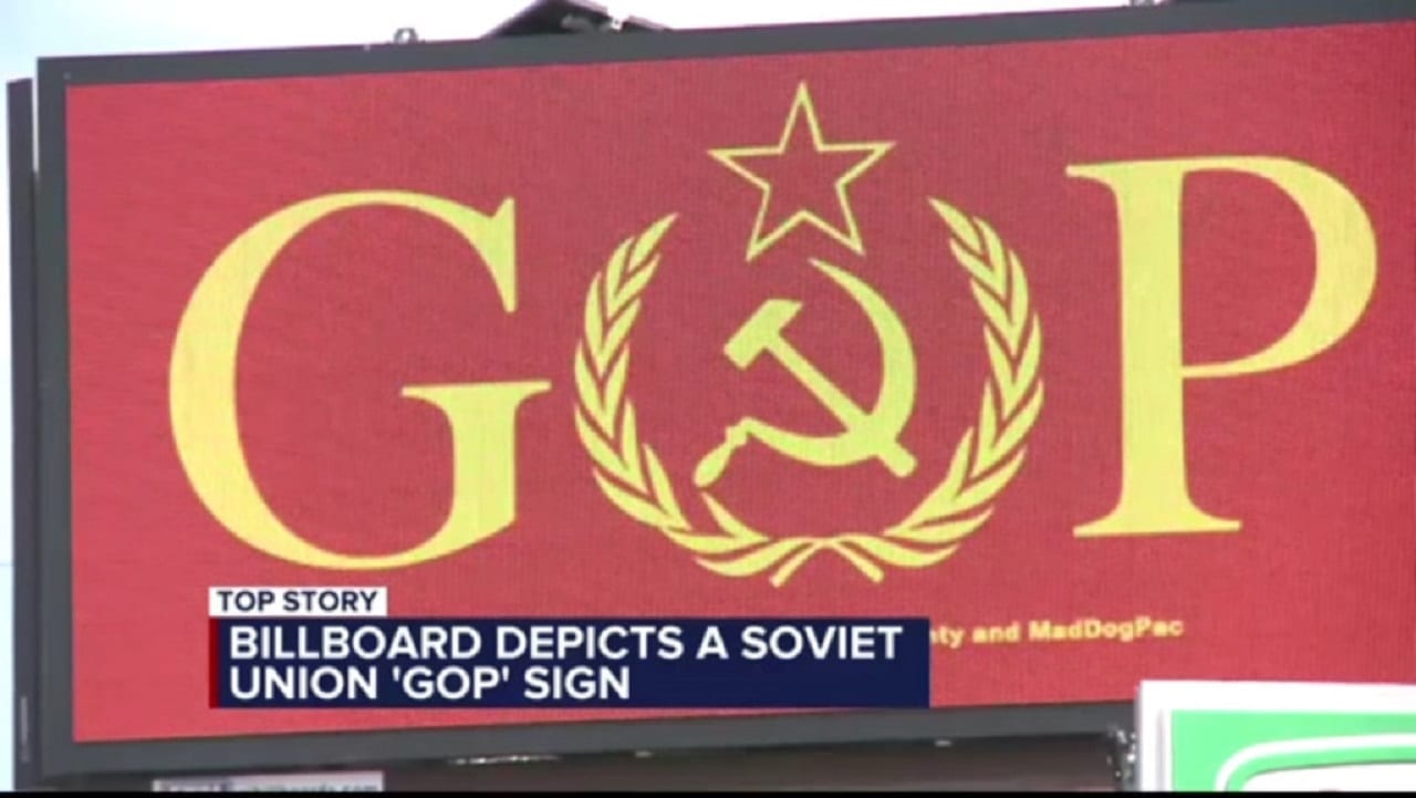 Американка арендовала биллборд для критики республиканцев