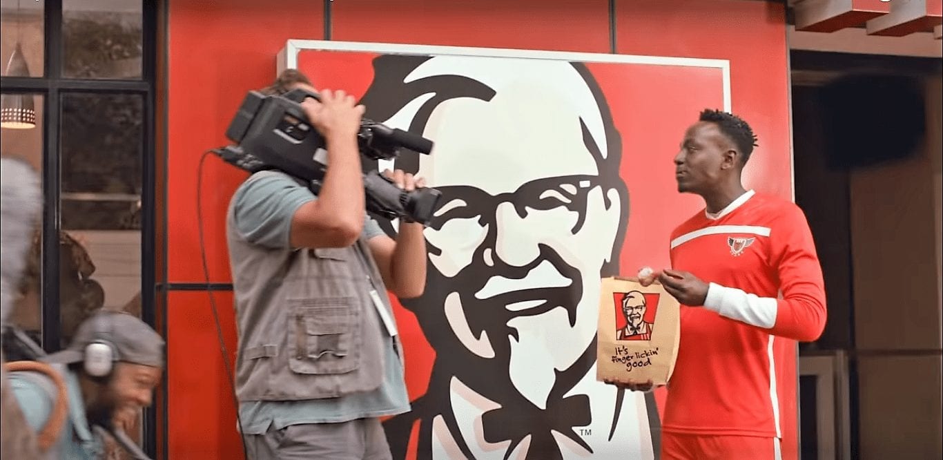 Куда катится Неймар? За курочкой в KFC