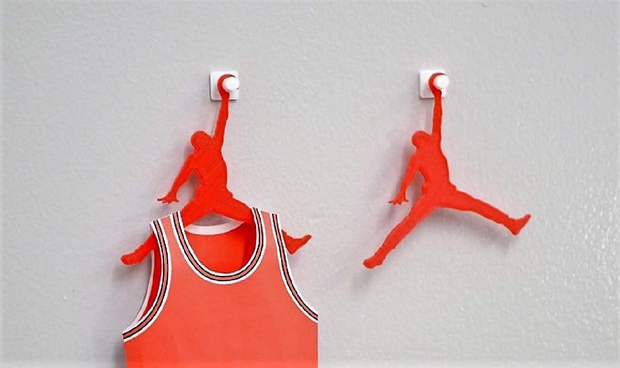 Японский дизайнер превращает знаменитые логотипы в полезные предметы