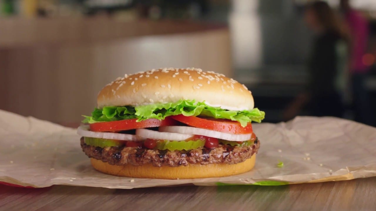 Burger King высмеивает креативную силу искусственного интеллекта в новой рекламе