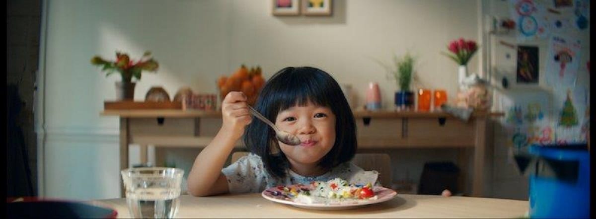 Обычные французы стали героями первой совместной кампании Auchan и Serviceplan