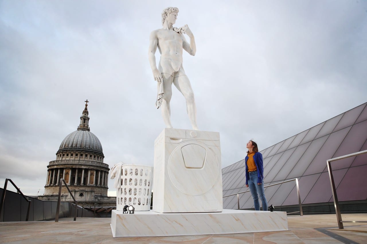 В Британии Samsung соединил шедевры искусства и шедевры комфорта