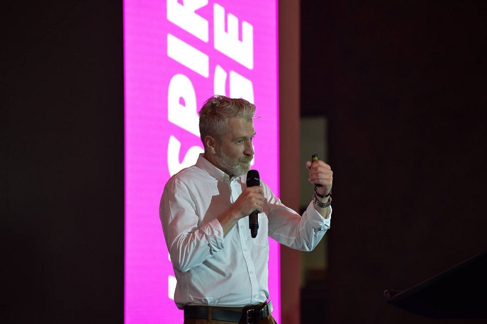 Денис Келеберденко : Искусственный интеллект не заполнит отсутствие органического