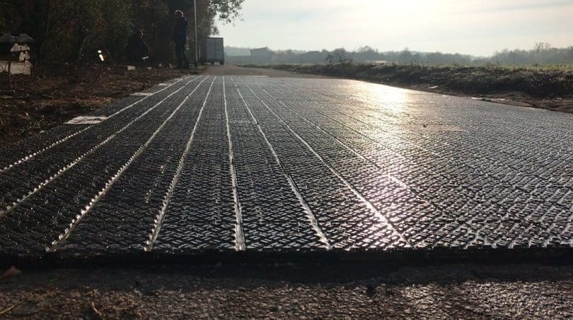 В Германии открыта первая дорога из солнечных батарей