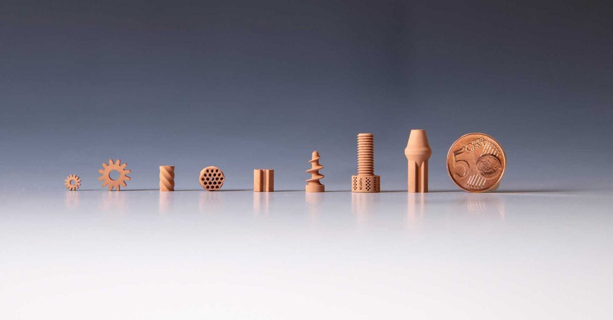 Ученые превращают лунную пыль в полезные предметы