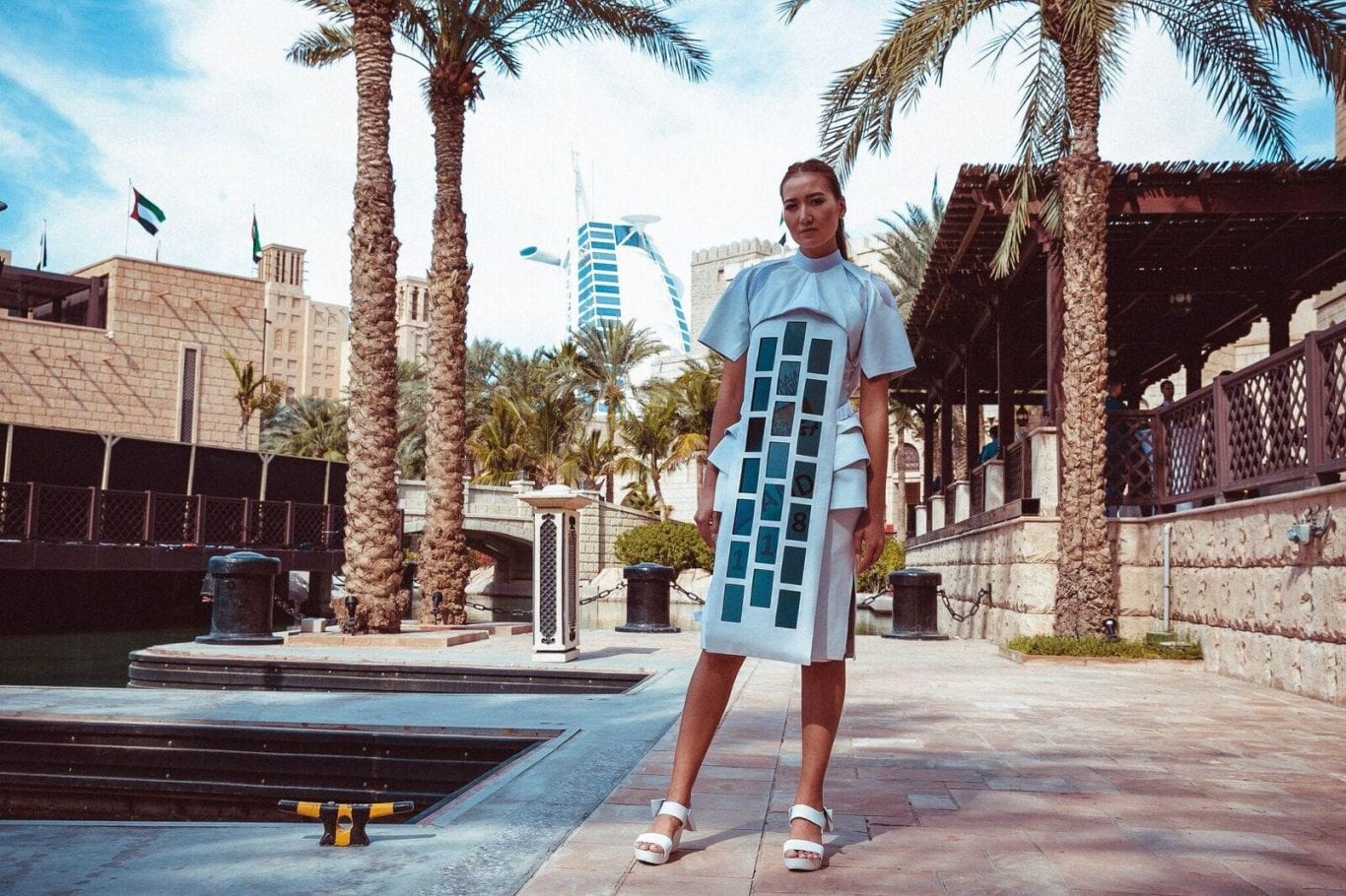 Українські розробники презентували Screen Dress на HITEC DUBAI 2018