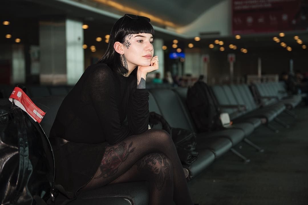 100 лиц 100 стран: работник стамбульского аэропорта фотографирует людей со всего мира