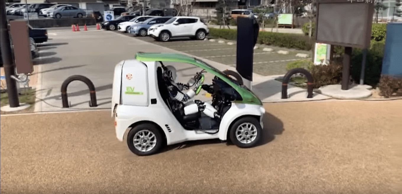 Человекоподобного робота научили водить автомобиль