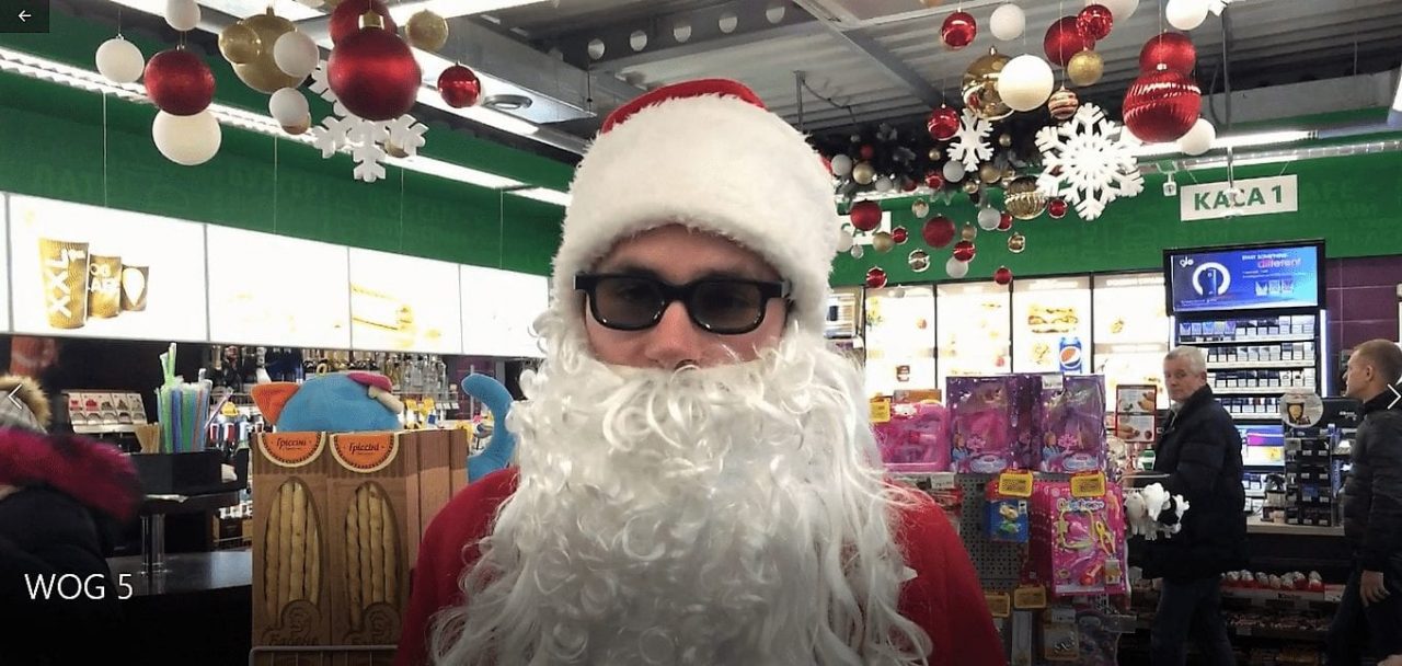 Санта на ярком мустанге – это новогоднее поздравление от WOG с AR-продолжением