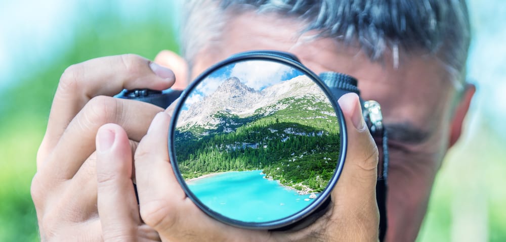 Обычную фотокамеру научили «заглядывать» за угол