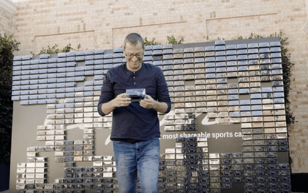 Porsche выстроил стену из Кайеннов