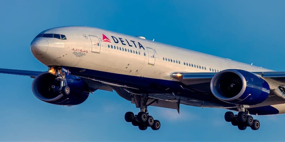 Игривые салфеточки Delta и Coca-Cola раздражают пассажиров в самолетах