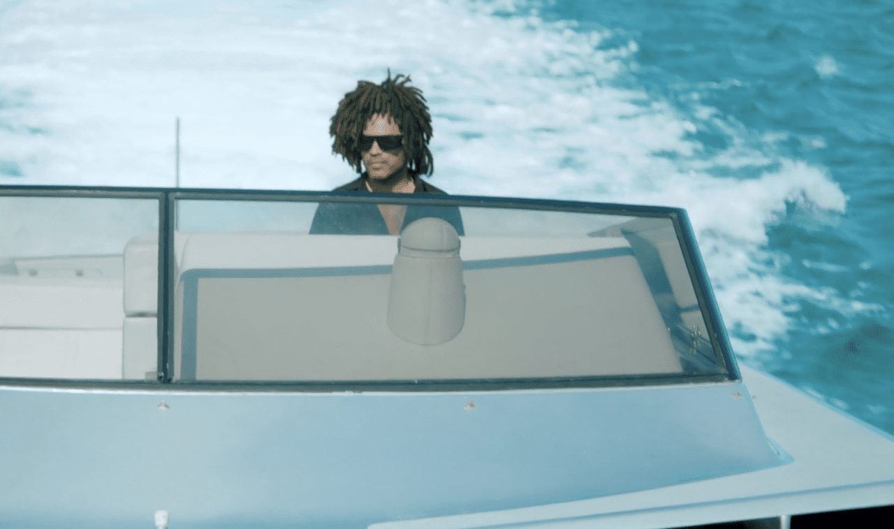 Ленни Кравиц зовет всех лететь на Багамы