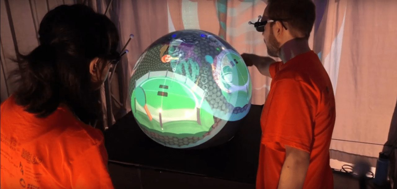 В Канаде создан интерактивный сферический экран для совместного просмотра