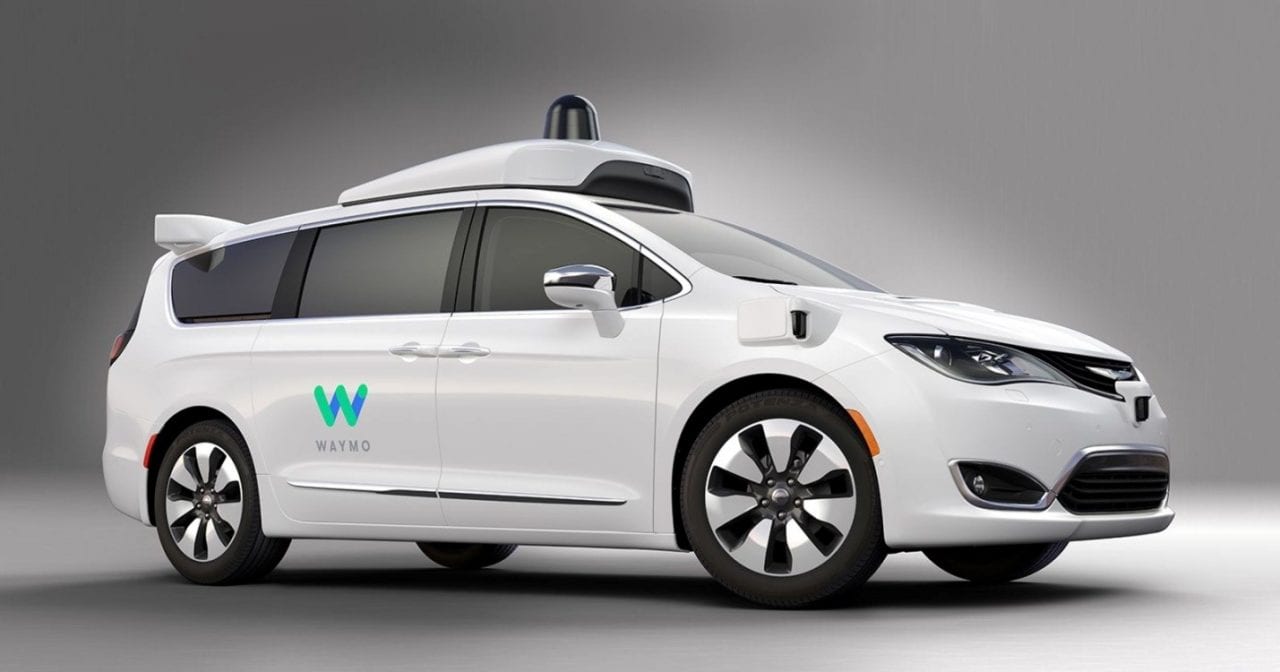 Машина-беспилотник Waymo распознает жесты «полосатой палки»