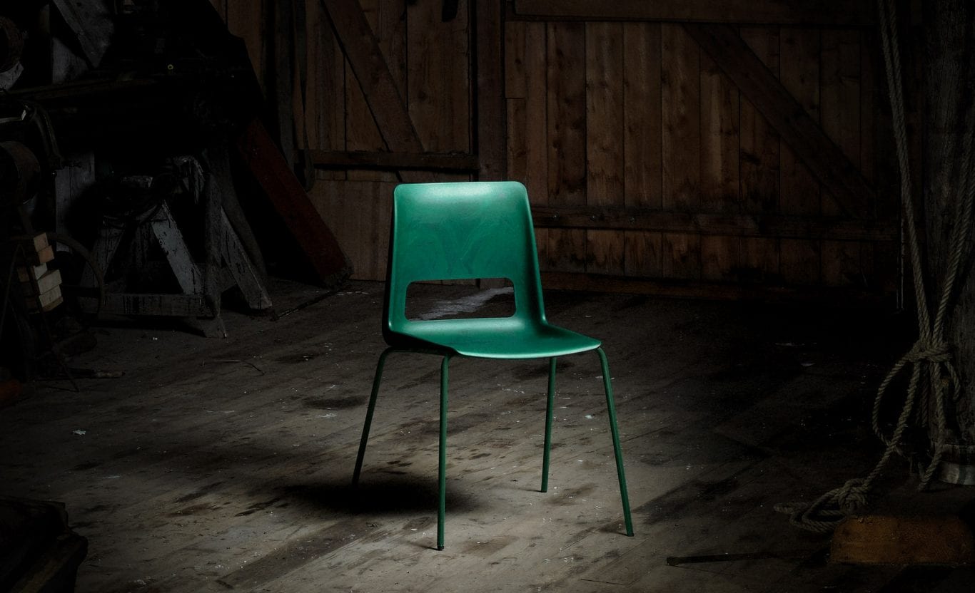 В Норвегии создали стул из переработанных рыболовных сетей