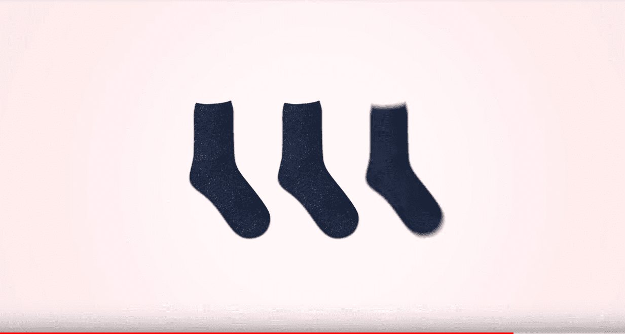 Ритейлер Monoprix запустил в продажу три носка